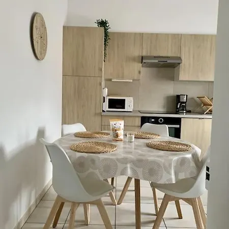 Charmant Appartement * 세르네