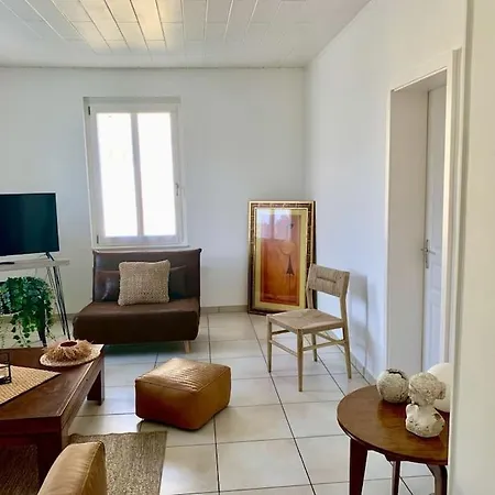 Charmant Appartement 아파트 세르네